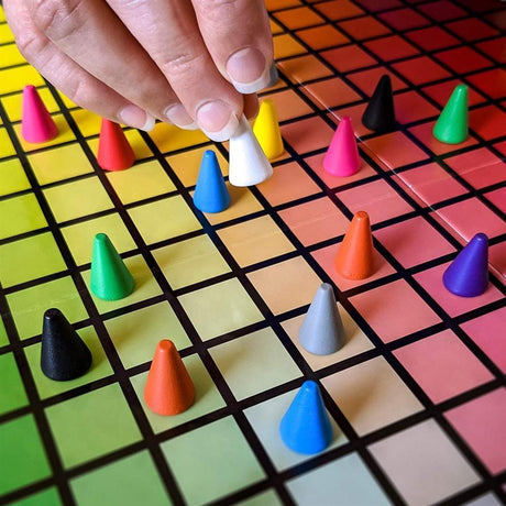 Europäisches Spielernetzwerk „Hues and Cues“-Brettspiel (Englisch, Französisch, 3 – 6 Spieler, 30 Minuten, ab 8 Jahren)