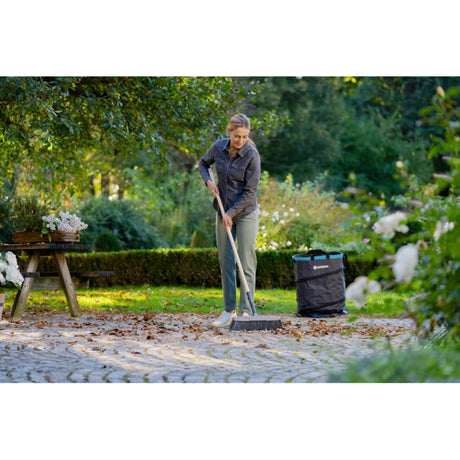 Gardena Pureline Straßenbesen FSC 100% (Holzfarbe Schwarz, 17311-20)