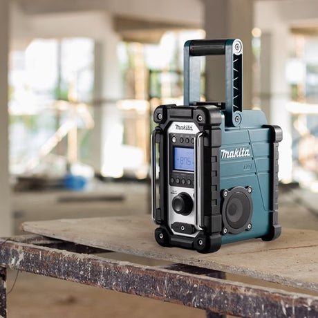 Makita dmr116 Bauradio | FM bin | ohne Batterien | Funktioniert mit den Akkus Makita LXT und G – DMR116