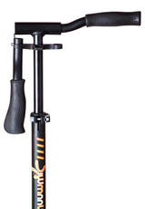 Muuwmi 2-Rad-Kinderroller, faltbar, mit Fußbremse, Schwarz, Orange