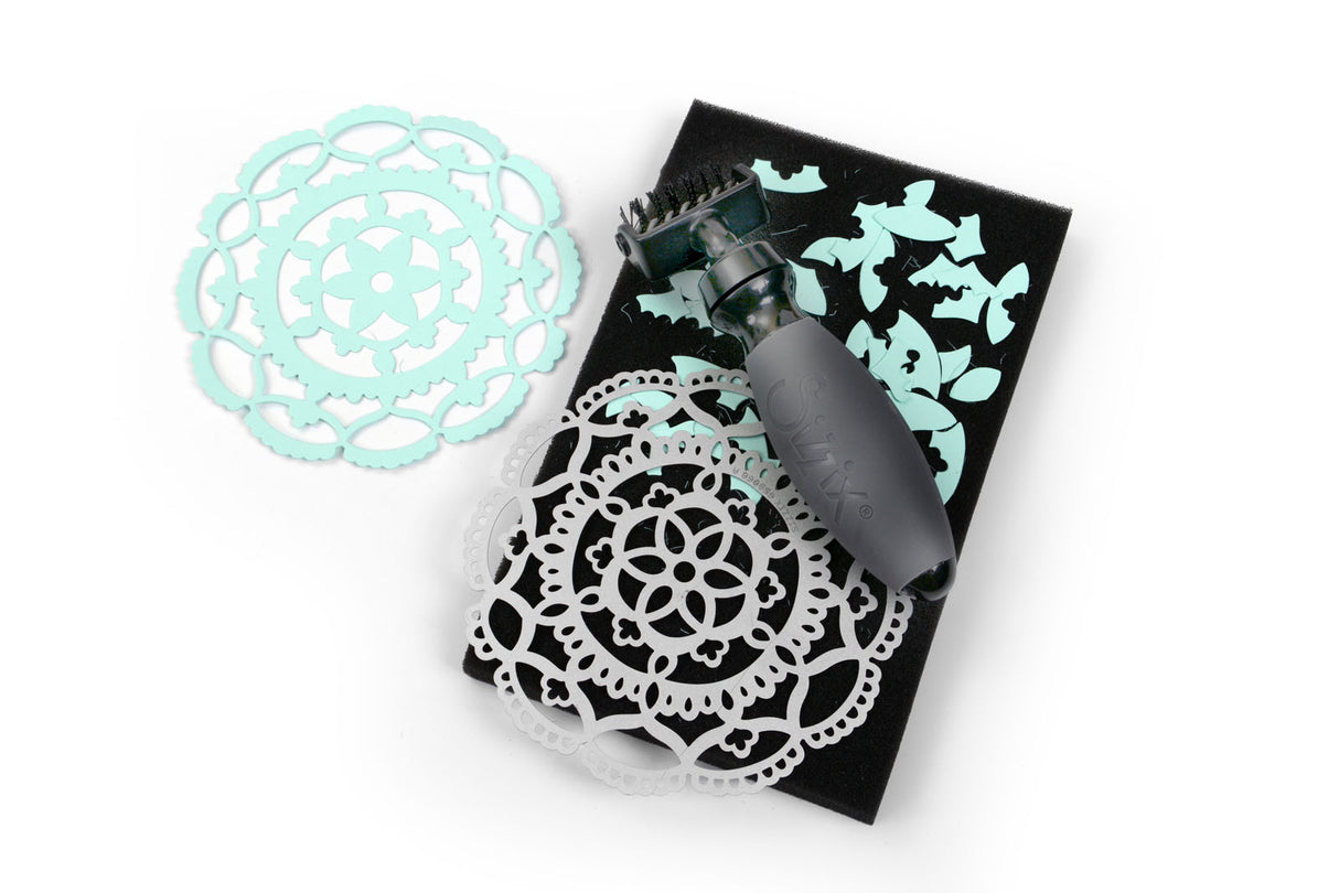 Sizzix • Zubehör, das Schaumstoffkissen bürstet