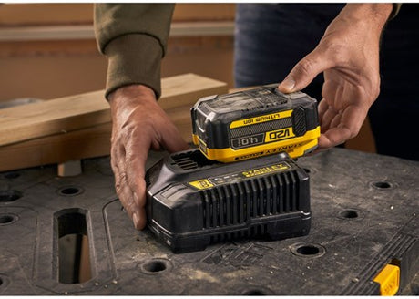 Stanley Fatmax V20 18-V-Starterkit-Ladegerät (gelb schwarz, Ladegerät (2 A) und Akku (4,0 Ah) im Lieferumfang enthalten)