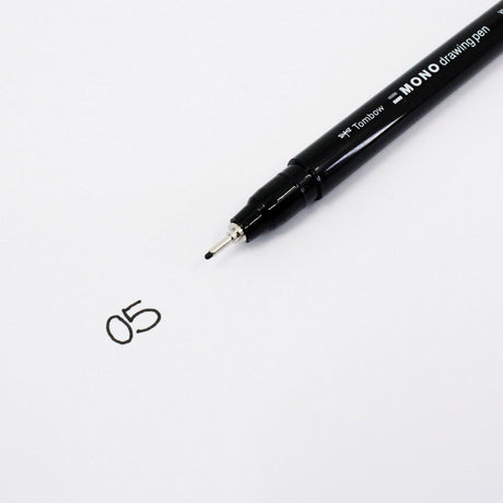 Tombow • Fineliner-Mono-Zeichenstift, Strichstärke 05 (ca. 0,45 mm), schwarz