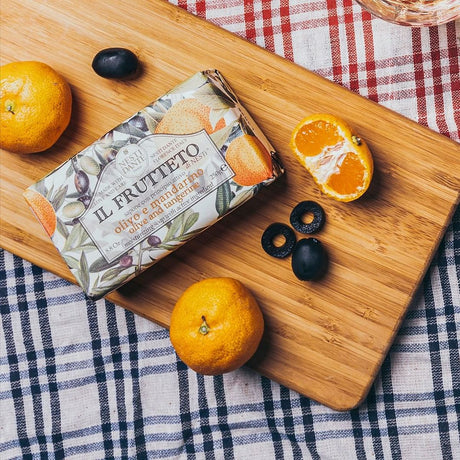 Nesti dante il frutteto Oliven-Mandarine-Seife 250gr.