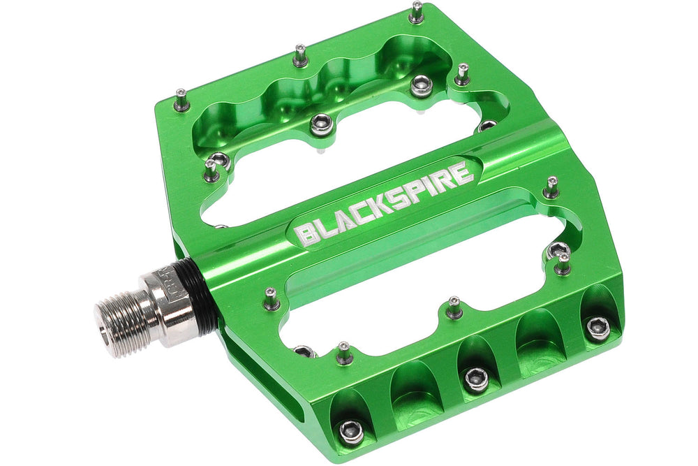 Schwarzgepressig -Sub 420 CNC -Pedal einschließlich montierter austauschbarer Stifte Kalkgrün